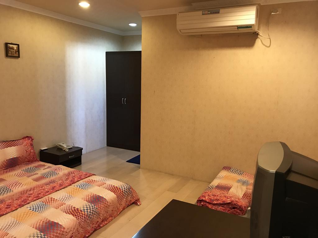 Hefeng Ting Homestay Старе місто Хенчун Екстер'єр фото