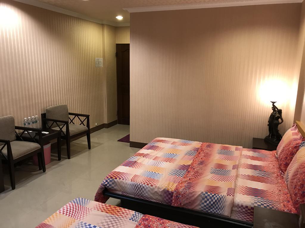 Hefeng Ting Homestay Старе місто Хенчун Екстер'єр фото