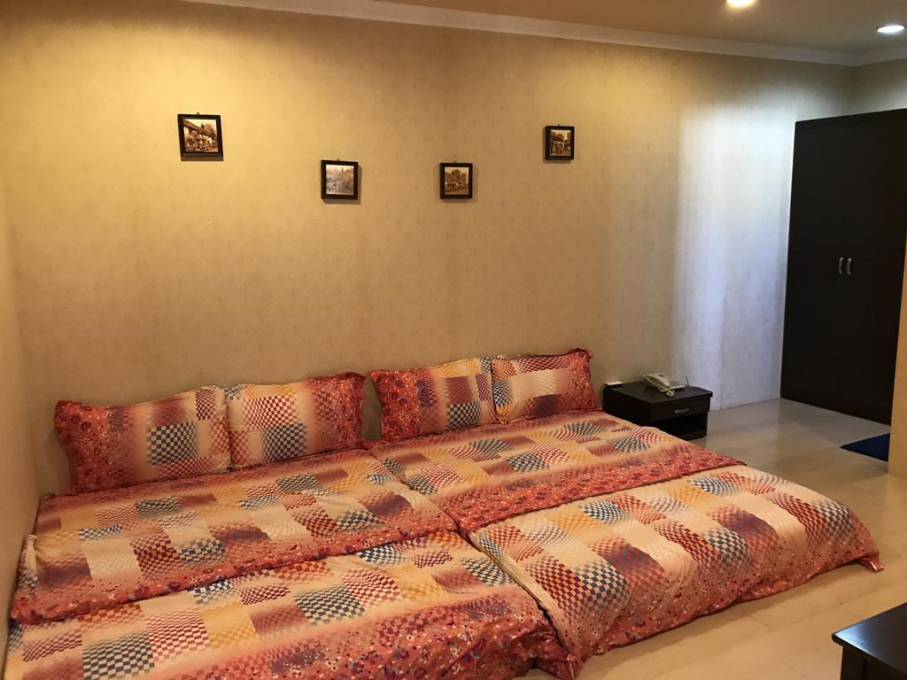 Hefeng Ting Homestay Старе місто Хенчун Екстер'єр фото