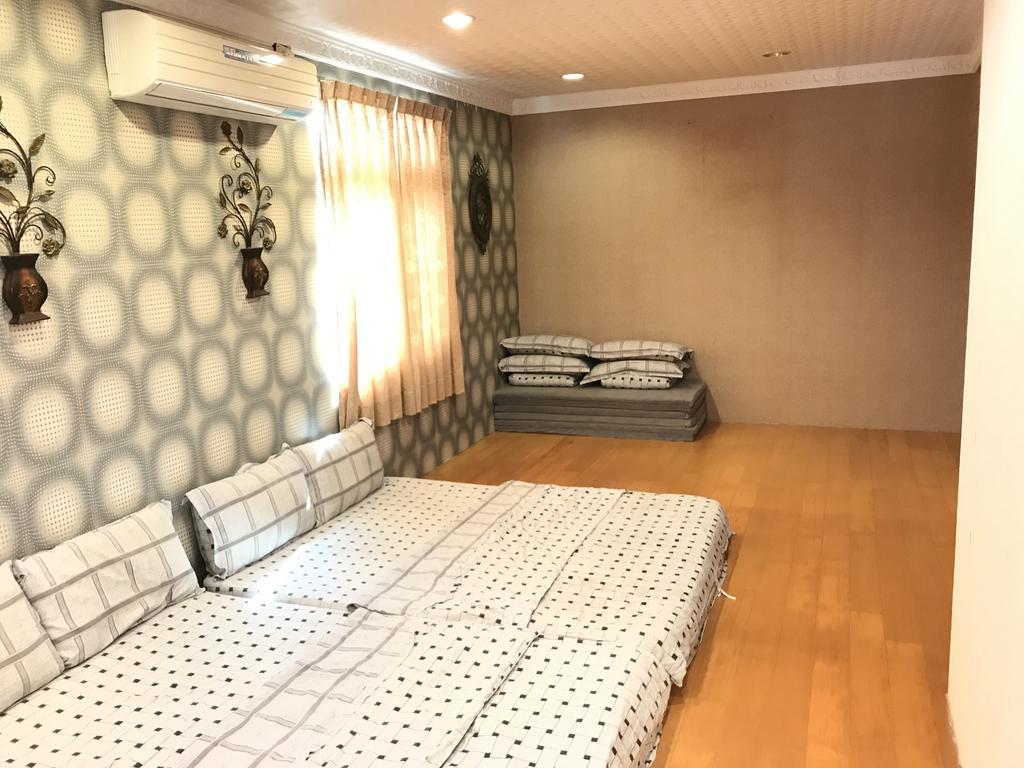 Hefeng Ting Homestay Старе місто Хенчун Екстер'єр фото