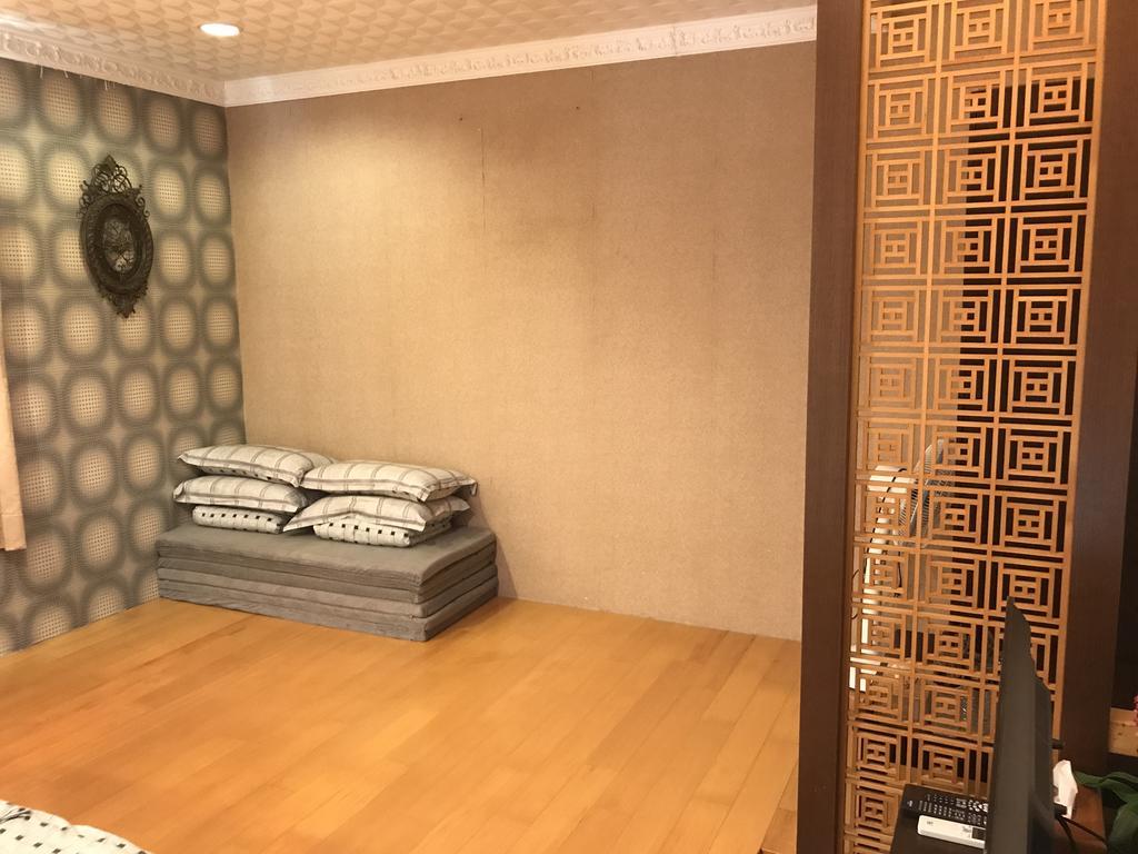 Hefeng Ting Homestay Старе місто Хенчун Екстер'єр фото